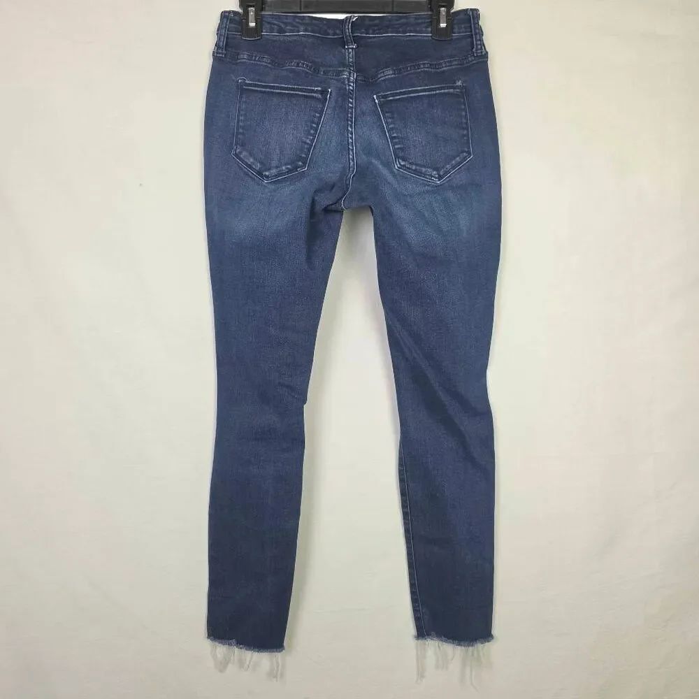 Universal Thread Mid Rise Skinny Distressed Jeans 6/28R - Picture 5 of 12